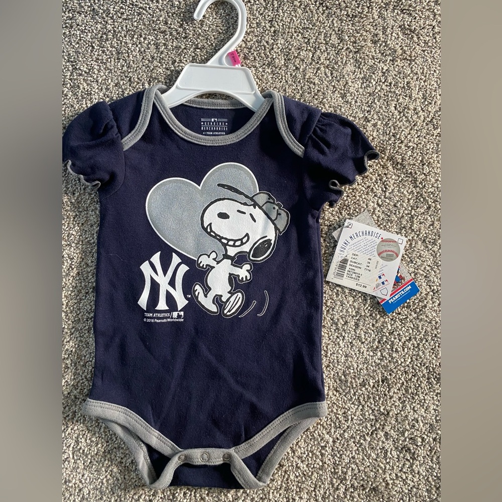 New NY Yankees baby onesie creeper mini fan mlb baseball
